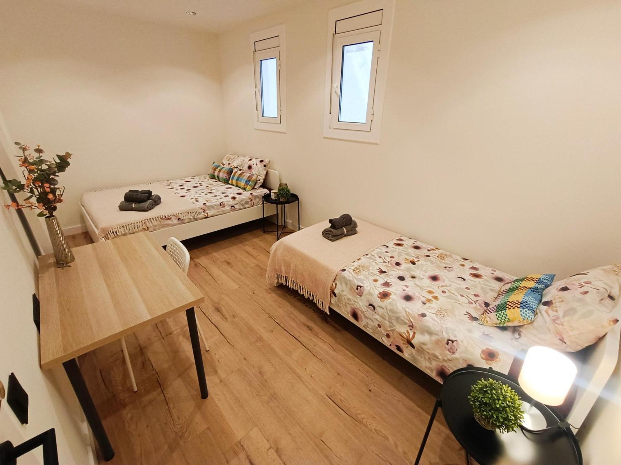 Private Rooms In Born Barcelona Exterior photo
