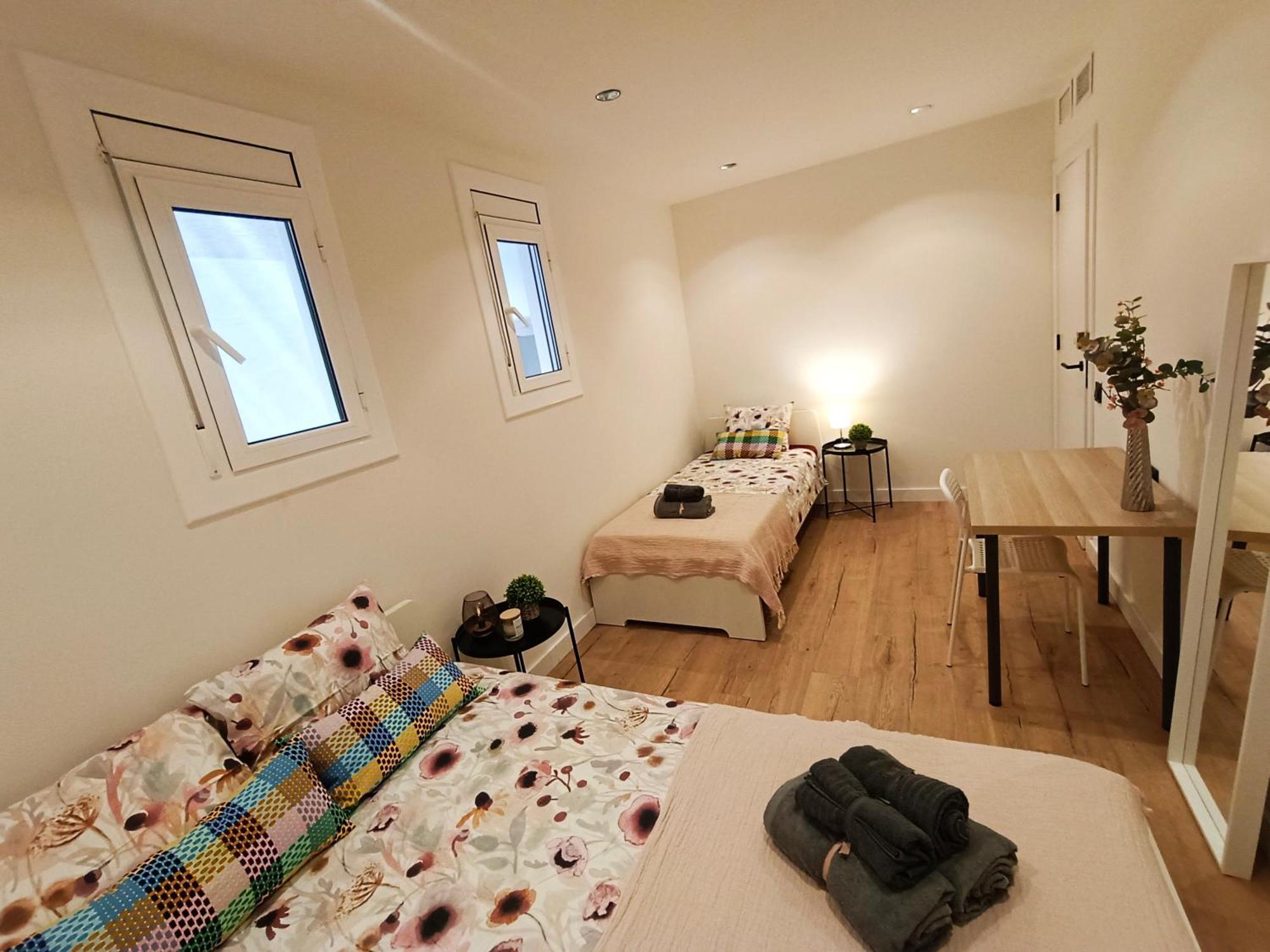 Private Rooms In Born Barcelona Exterior photo